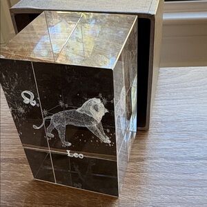 Leo Crystal Block with Lion Design